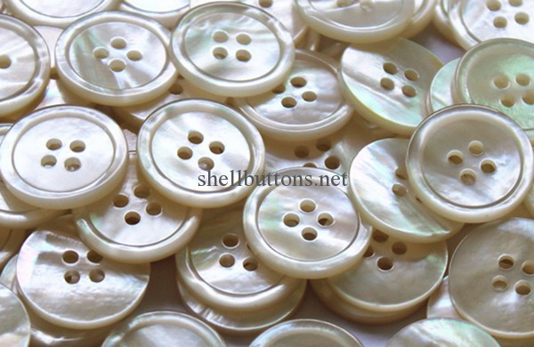 SB121305 double white Mother of Pearl buttons 32L