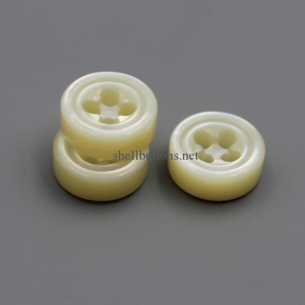 TOP QUALITY MOTHER OF PEARL BUTTONS